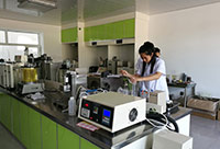 實驗室更新**設(shè)備